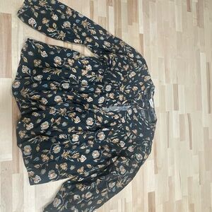Universal Thread Floral Blouse - Black and Cream